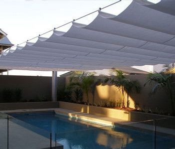 Mái xếp sân vườn