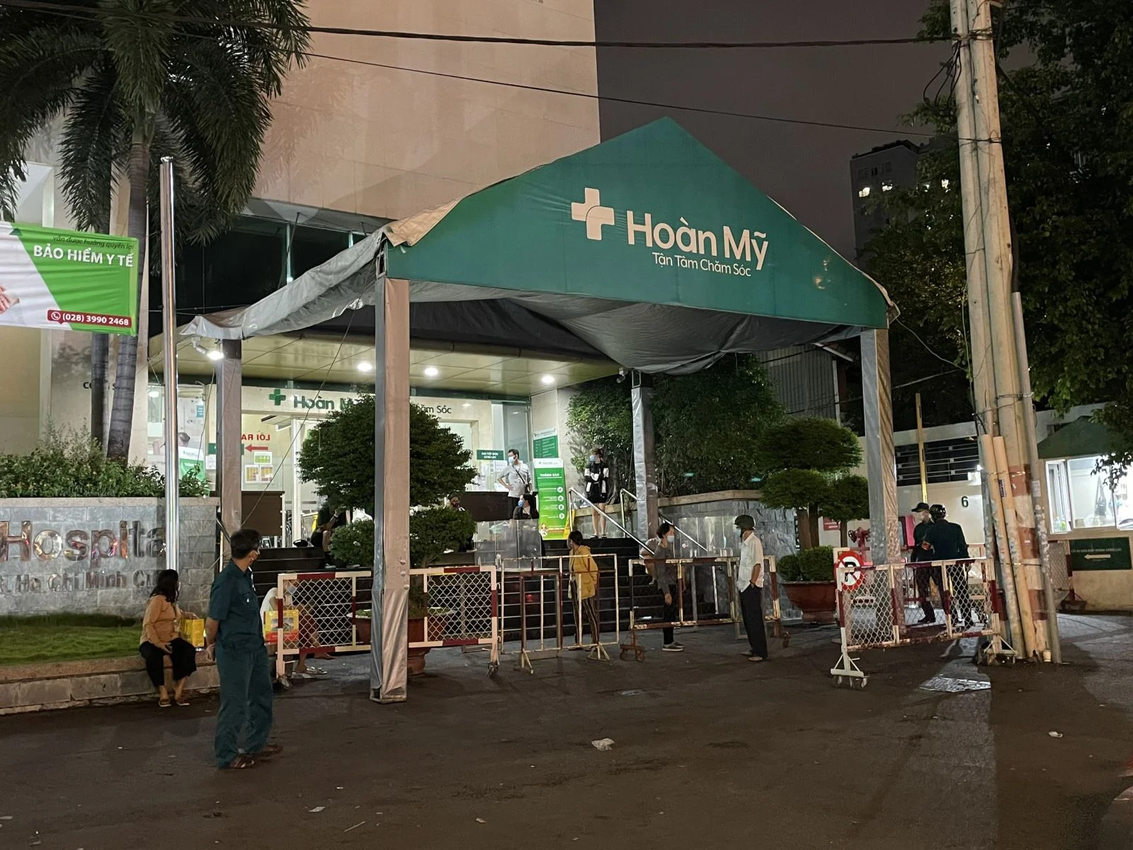 Thi công mái che bệnh viện Hoàn Mỹ Sài Gòn