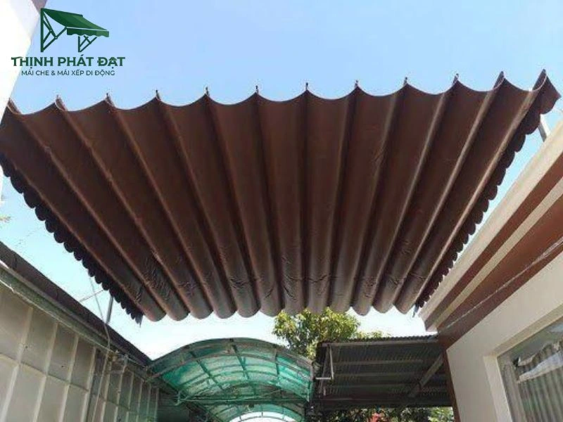 Ứng dụng đa dạng của mái hiên xếp di động trong thực tế